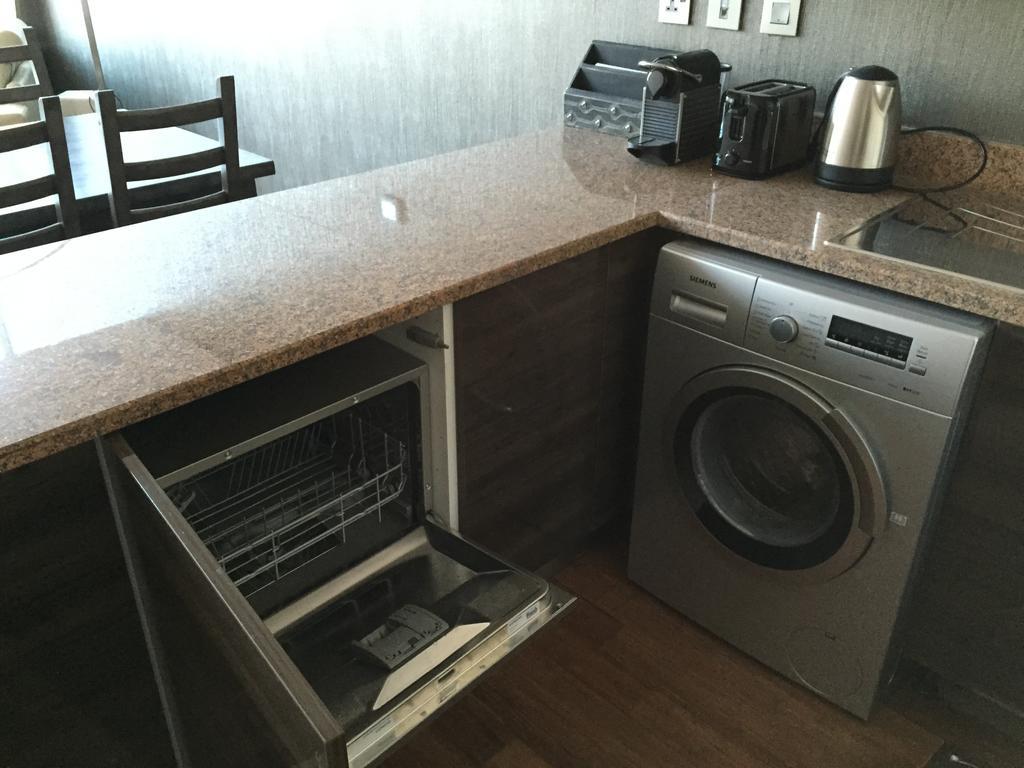 Espace Holiday Homes - Bay Square 12 Apartment